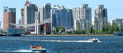 外交部发言人就辽宁相关评论文章发表声明